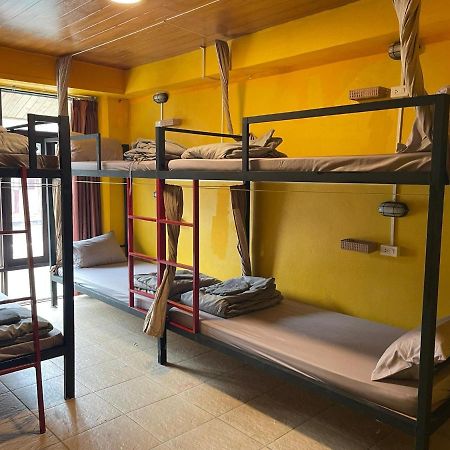 Over The Moon Hostel Ban Houayxay Exterior photo