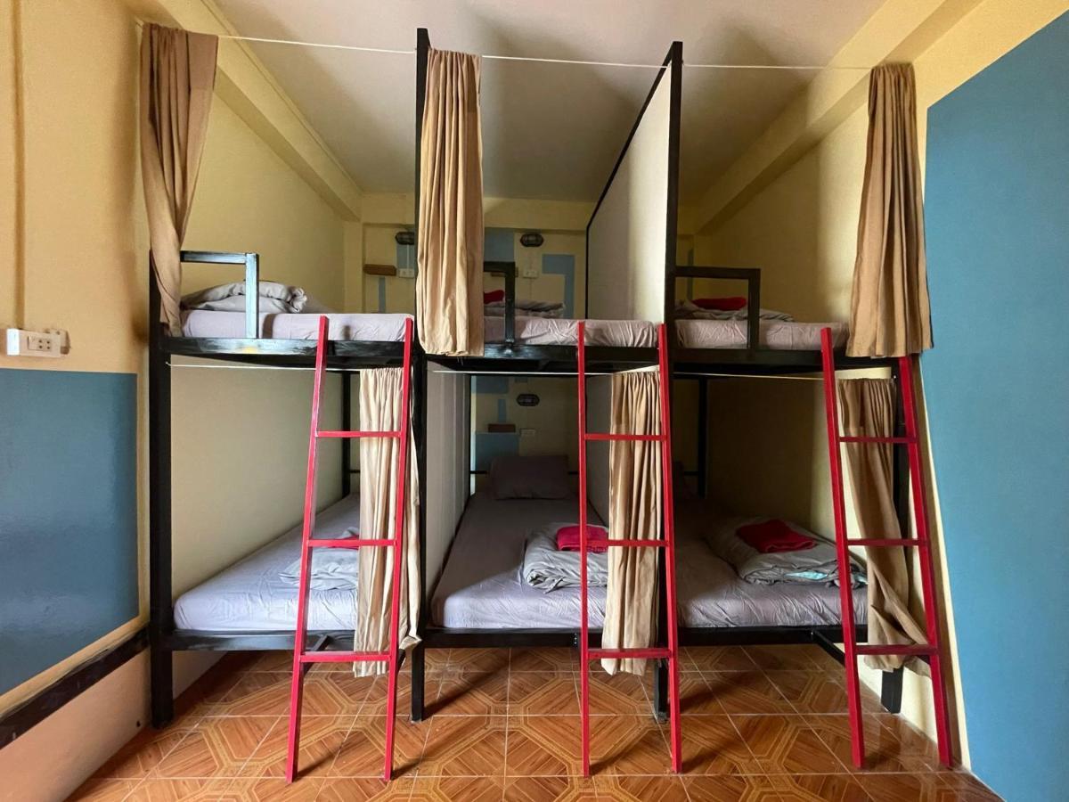 Over The Moon Hostel Ban Houayxay Exterior photo